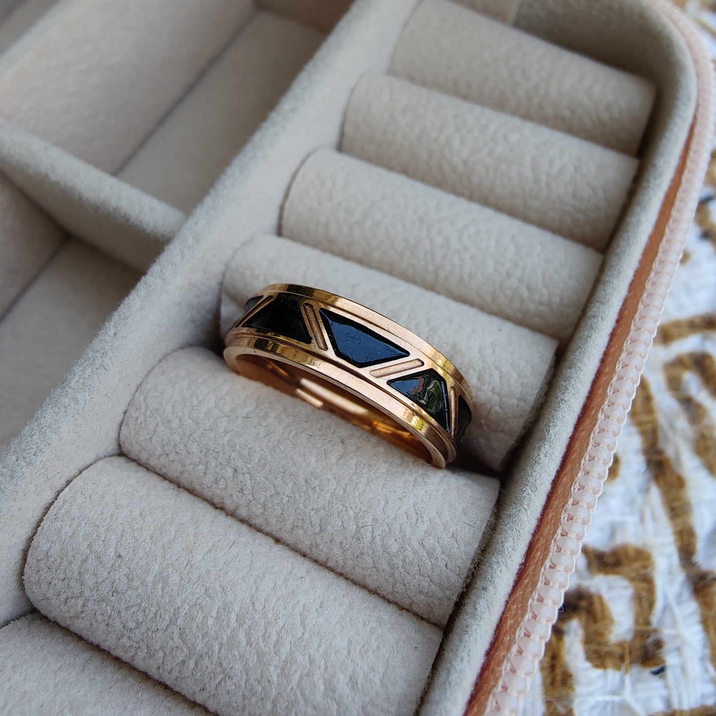 Aurora Band