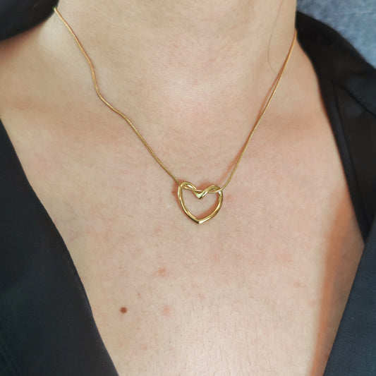 Cora ~ Heart Necklace