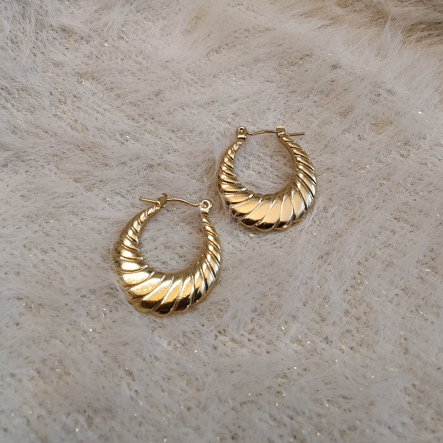 Zoya Hoops